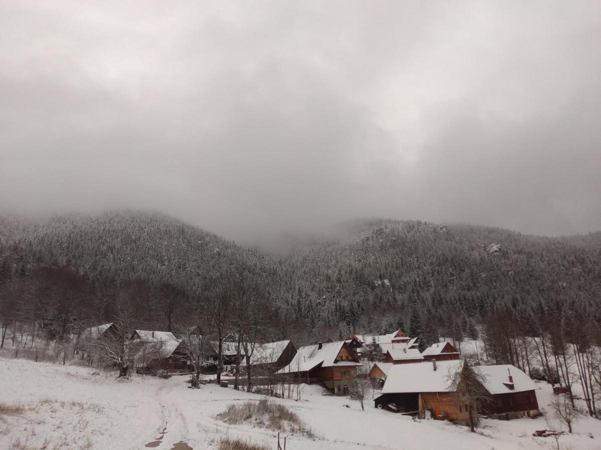 Apartmany Pod Rozsutcom - Zatkov Dvor - Prijazd Do Ubytovania Autom S Pohonom 4X4 Terchová Dış mekan fotoğraf