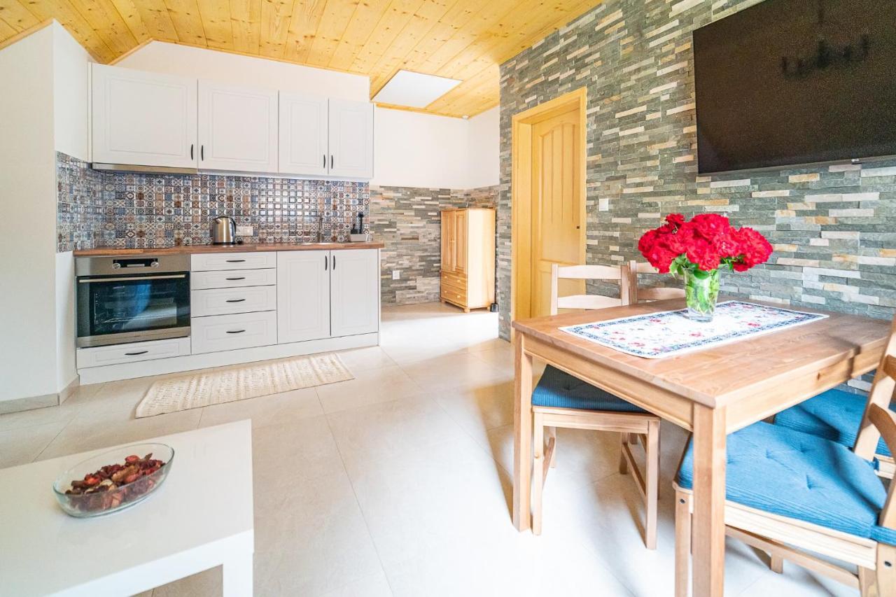 Apartmany Pod Rozsutcom - Zatkov Dvor - Prijazd Do Ubytovania Autom S Pohonom 4X4 Terchová Dış mekan fotoğraf