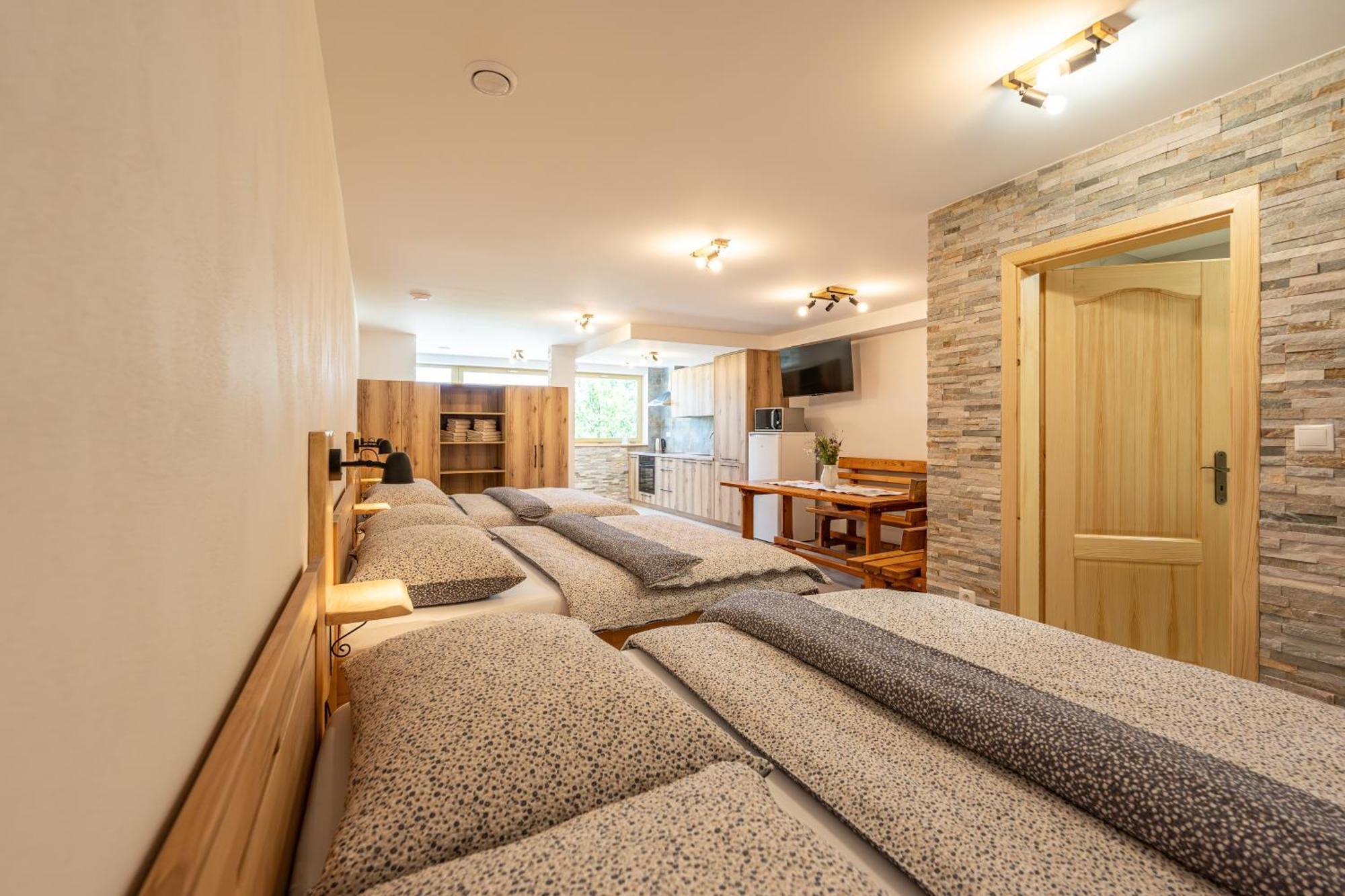 Apartmany Pod Rozsutcom - Zatkov Dvor - Prijazd Do Ubytovania Autom S Pohonom 4X4 Terchová Dış mekan fotoğraf